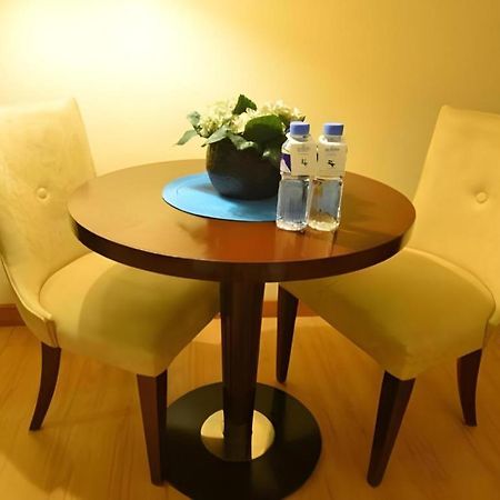 Mandaluyong Lancaster Hotel Manila מראה חיצוני תמונה