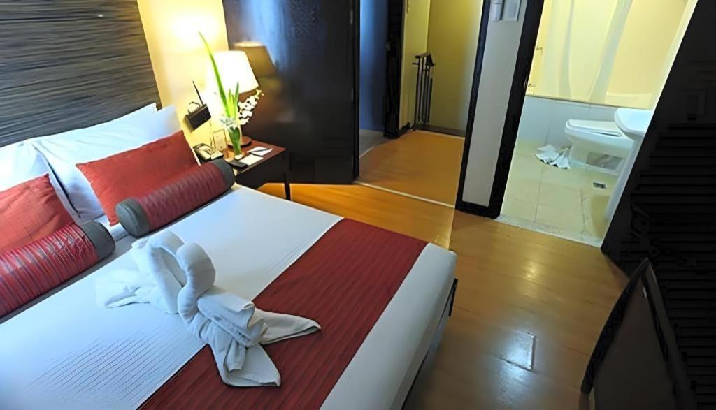 Mandaluyong Lancaster Hotel Manila מראה חיצוני תמונה
