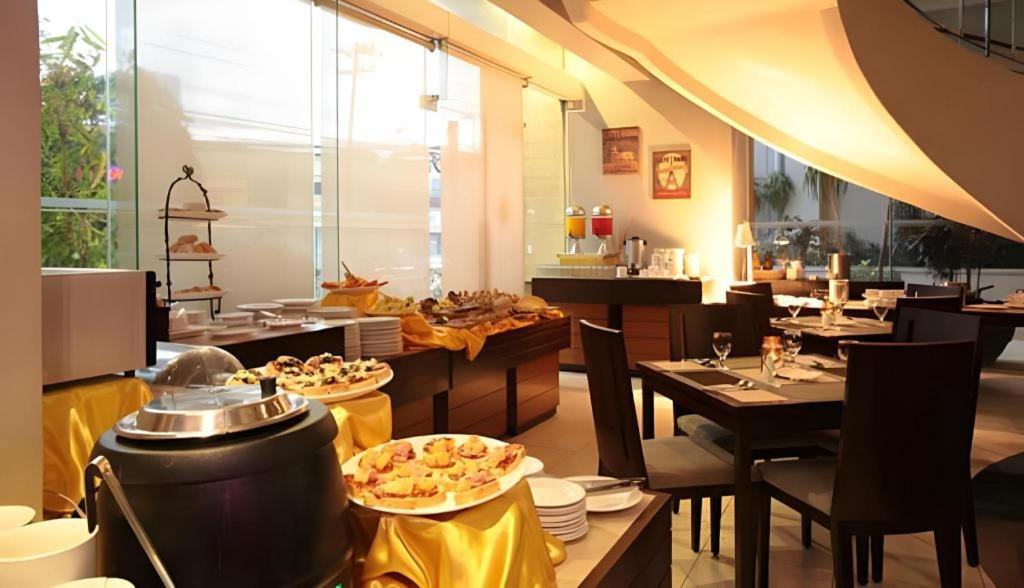 Mandaluyong Lancaster Hotel Manila מראה חיצוני תמונה