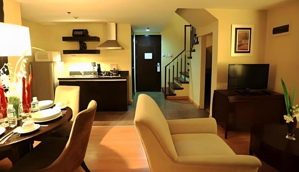 Mandaluyong Lancaster Hotel Manila מראה חיצוני תמונה