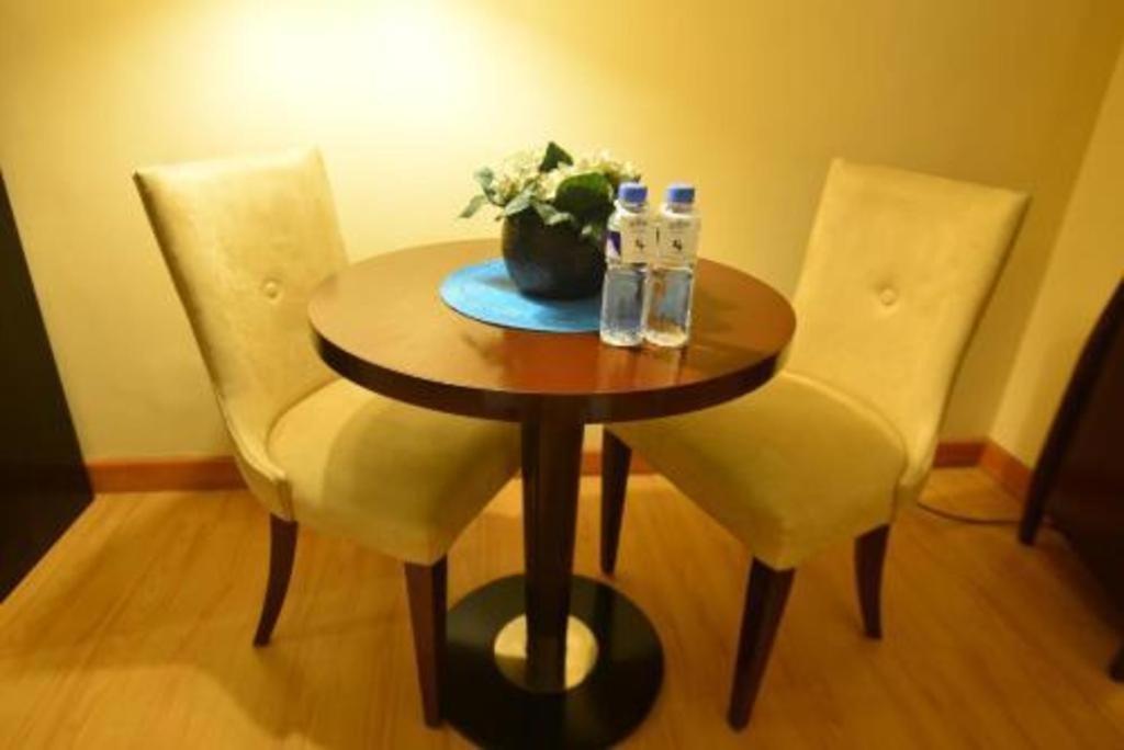 Mandaluyong Lancaster Hotel Manila מראה חיצוני תמונה