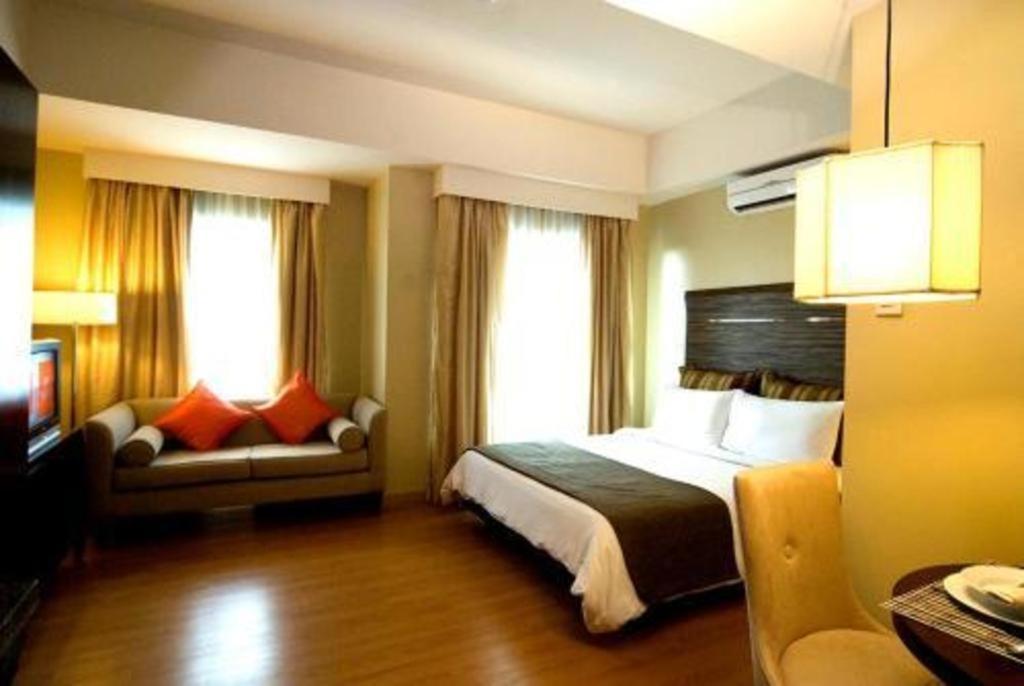 Mandaluyong Lancaster Hotel Manila מראה חיצוני תמונה