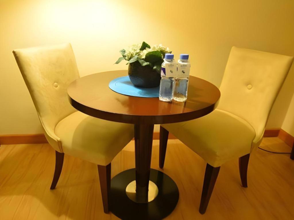 Mandaluyong Lancaster Hotel Manila מראה חיצוני תמונה