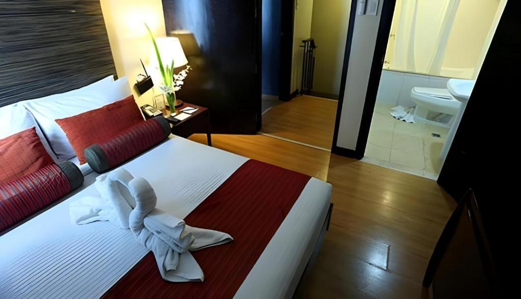 Mandaluyong Lancaster Hotel Manila מראה חיצוני תמונה