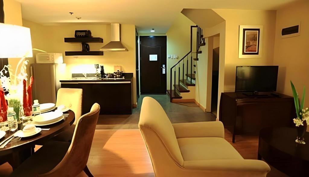 Mandaluyong Lancaster Hotel Manila מראה חיצוני תמונה