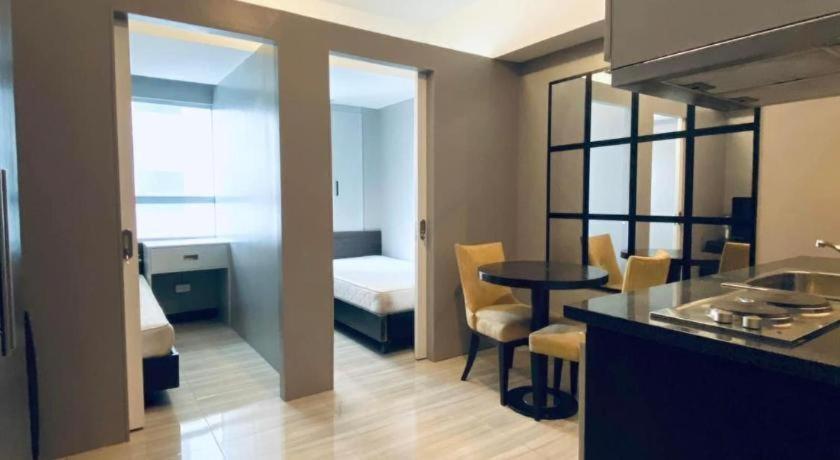 Mandaluyong Lancaster Hotel Manila מראה חיצוני תמונה