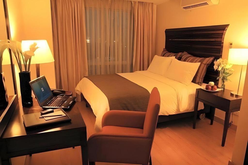 Mandaluyong Lancaster Hotel Manila מראה חיצוני תמונה